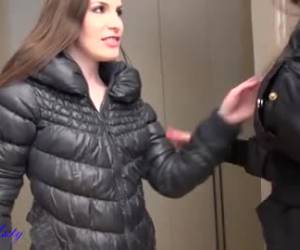 whiteh jej pięść pieprzy odbytu jej dziewczyna