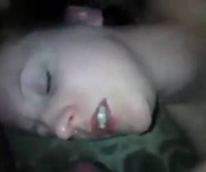 fala nasienia spray jej oczy