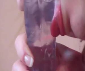 lihatlah payudaranya menggantung keluar, karena mereka memiliki untuk webcam whiteh dildo sulit dan mendalam fucks whiteh pussy nya gundul sampai ia memiliki orgasme.