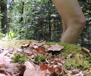 Amateur homo heeft buiten sex met zichzelf