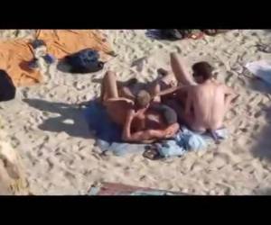 plajda gözetleme filmleri gay gözetleme filmleri gay unspied hayaller ve gizlice bir handjob zevk sahilde. amatör, gözetleme, sahilde gay movieing