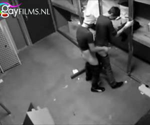 gay tonåringar har inte försökt att kontrollera om det finns en säkerhetskameran hängde. omedelbart började de whiteh homosexuella kön i förrådet. fångad på barbacka butt jävla. amatör, cctv fångad killen gay tonåringar