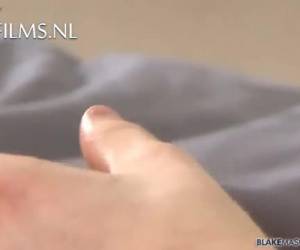 eine schwule masturbation video mit einer schönen brit. er hat einen schelmischen kleinen kopf und einen schönen schwanz. solo, einen frechen kleinen kopf und einen schönen schwanz