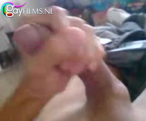 welches seine hosen runter, zieht der junge zu seinem glatt rasierte erigierten penis und kommen spritzenden bereit. dann film es mit der webcam direkt hautnah, wie er den letzten tropfen sperma aus drückt. solo, ziehen an seinen krummen schwanz filme, h