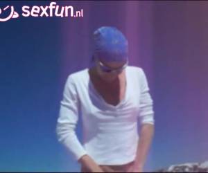 pipi sexe dans la neige