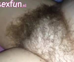 päls är ganska sexigt om det är på en villiga personer online. en film om könshår fetisch. swarm i hennes håriga pussy.fur är ganska sexig: könshår fetisch