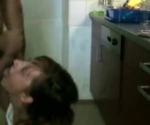 Ik kon niet wachten tot dat mijn schatje klaarwas met afwassen en ik was zo geil kijk maar mee....Toetje.... 
