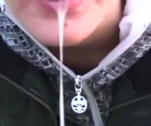 längs motorvägen, vill säga flickan den stor kuk och låta hennes mun knulla tills han kommer, och honom full av sperma syringe.along motorvägen vill säga och låta hennes mun knulla tills han kommer ,