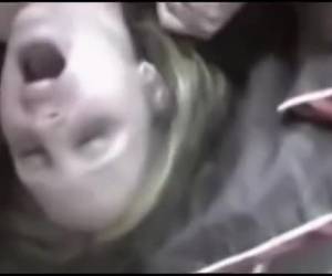 iki adam kızı sakso, göster ona lanet ve sprey sperm ona o movie.two adamlar ediliyor iken kız bacaklar izin ve o film ediliyor iken ona lanet